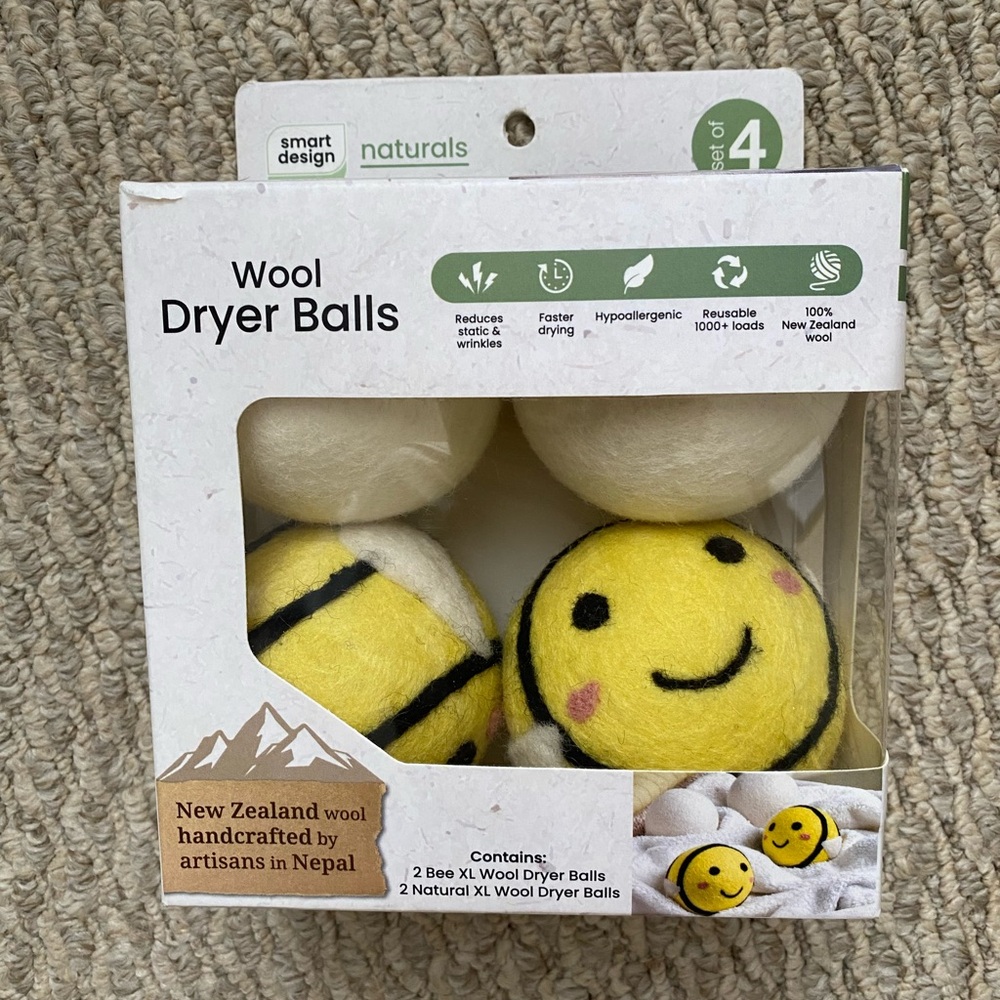 BEE WOOL DRYER BALLS NEW NEW ZEALAND WOOL BRAND NEW SET OF 4